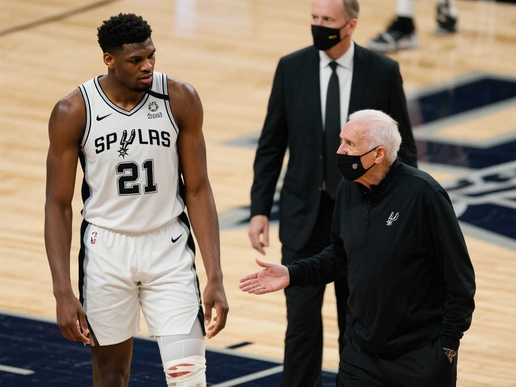 马刺状元陷入‘甜蜜负担’,技能过剩反成压力? 马刺状元陷入‘甜蜜负担’,技能过剩反成压力?