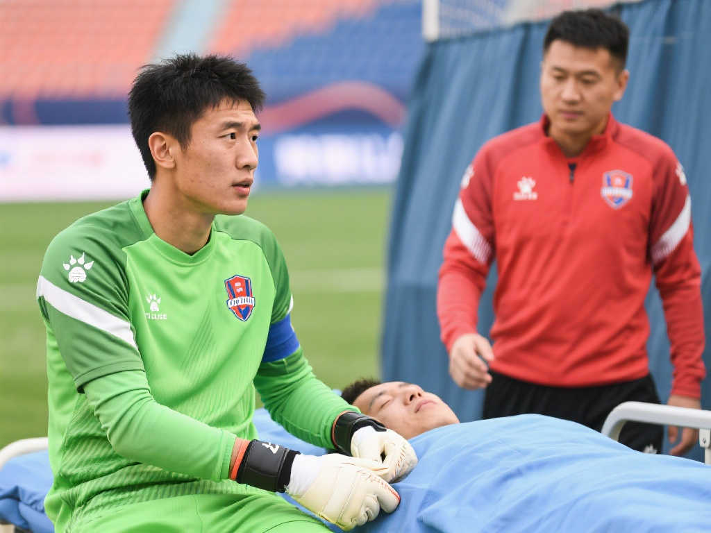 津媒:方镜淇膝伤不容乐观,短期内恢复希望渺茫 津媒:方镜淇膝伤不容乐观,短期内恢复希望渺茫